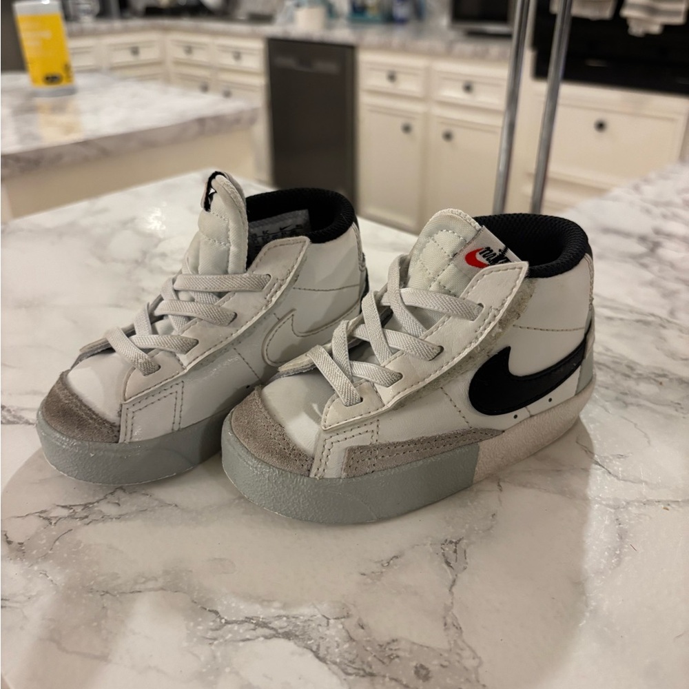 Nike Kids White and Black Sneakers